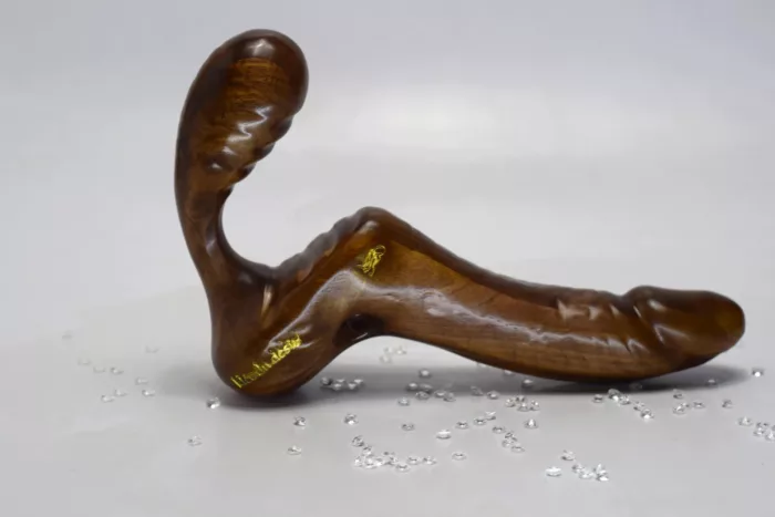 Strapon dildo for pegging